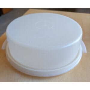 🎃Tupperware Pie Keeper